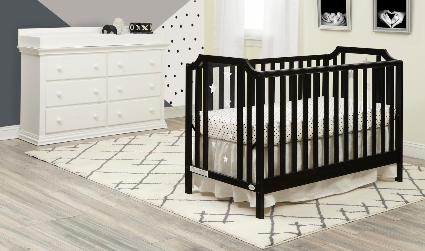 Semiocthome Celeste 3-in-1 Convertible Island Crib Black