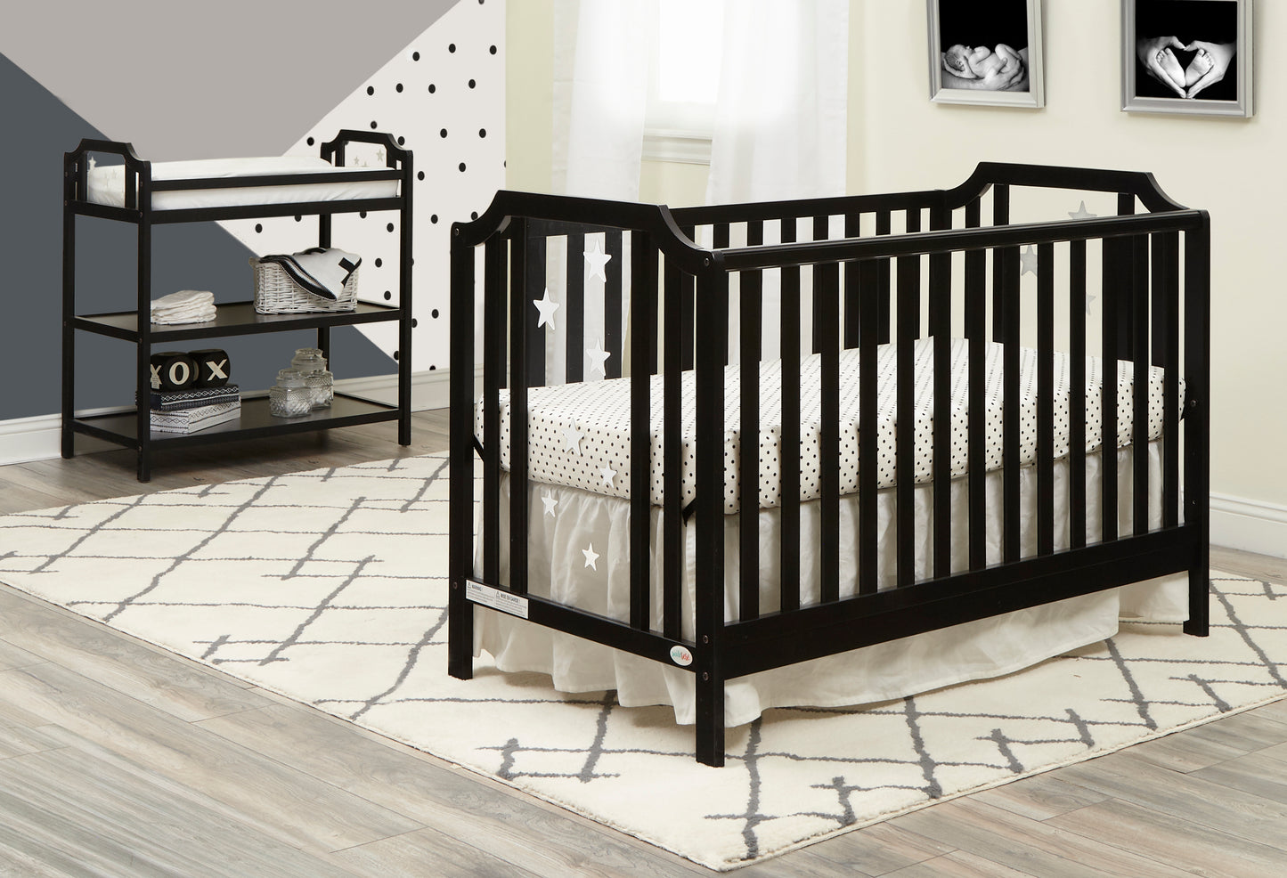 Semiocthome Celeste 3-in-1 Convertible Island Crib Black